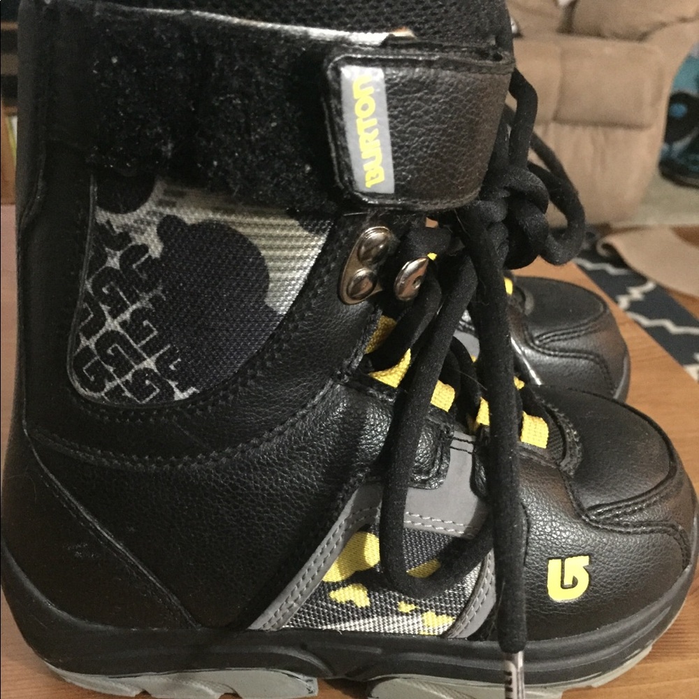 Kids Burton Snowboard Boots